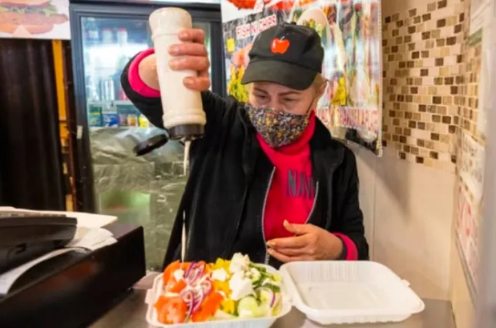 این اغذیه‌فروشی ایرانی گوهری پنهان در نورث یورک است